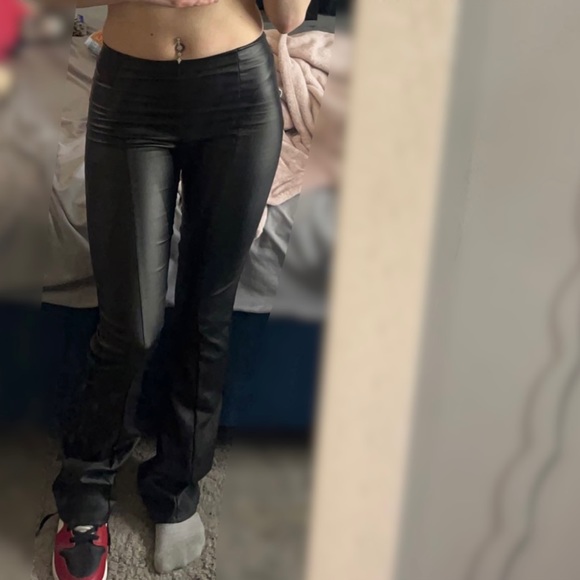 FashionNova Pleather pants - Picture 1 of 1